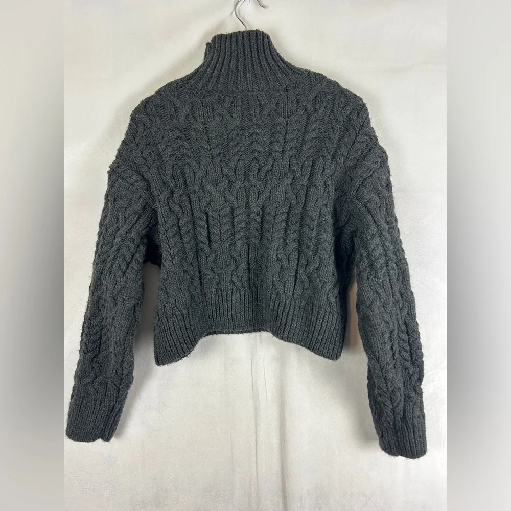 ZARA Chunky Cable Knit Cropped Turtleneck Charcoal Grey Size Medium Wool Blend - Picture 2 of 4